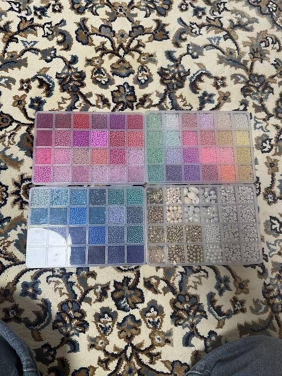 Nastri decorativi: Perlen und Gummi Bänder  – Nuovo e nell'imballaggio originale da Niederwangen BE venduto da by_nisrin