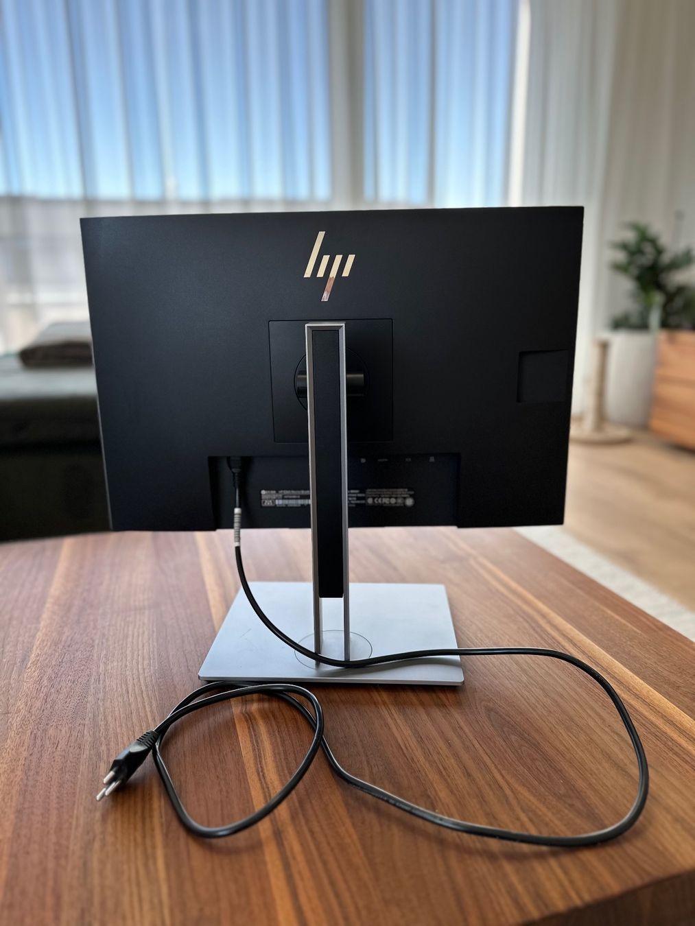 Hewlett Packard Monitor: Monitor HP E243i - 24" - NP: CHF 150.- – Usato da Märstetten venduto da fab_wf2v 1