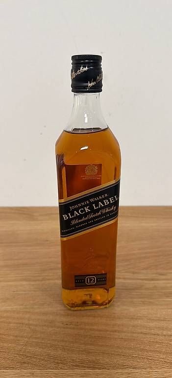 Bevande alcoliche: Johnnie Walker Black  – Usato da Roggwil TG venduto da est_r5x7