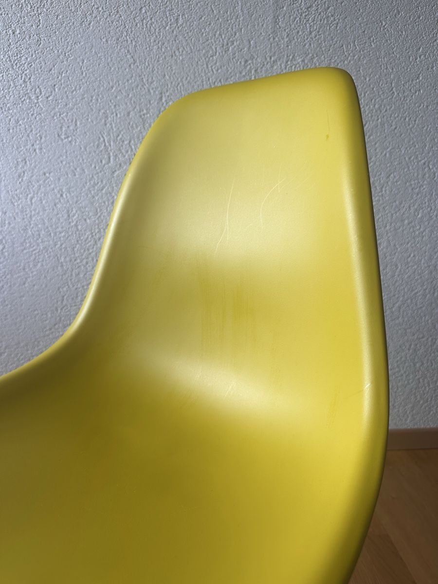 Vitra Sedie: Vitra Eames Sidechair – Usato da Triesenberg venduto da Anna_B1 1