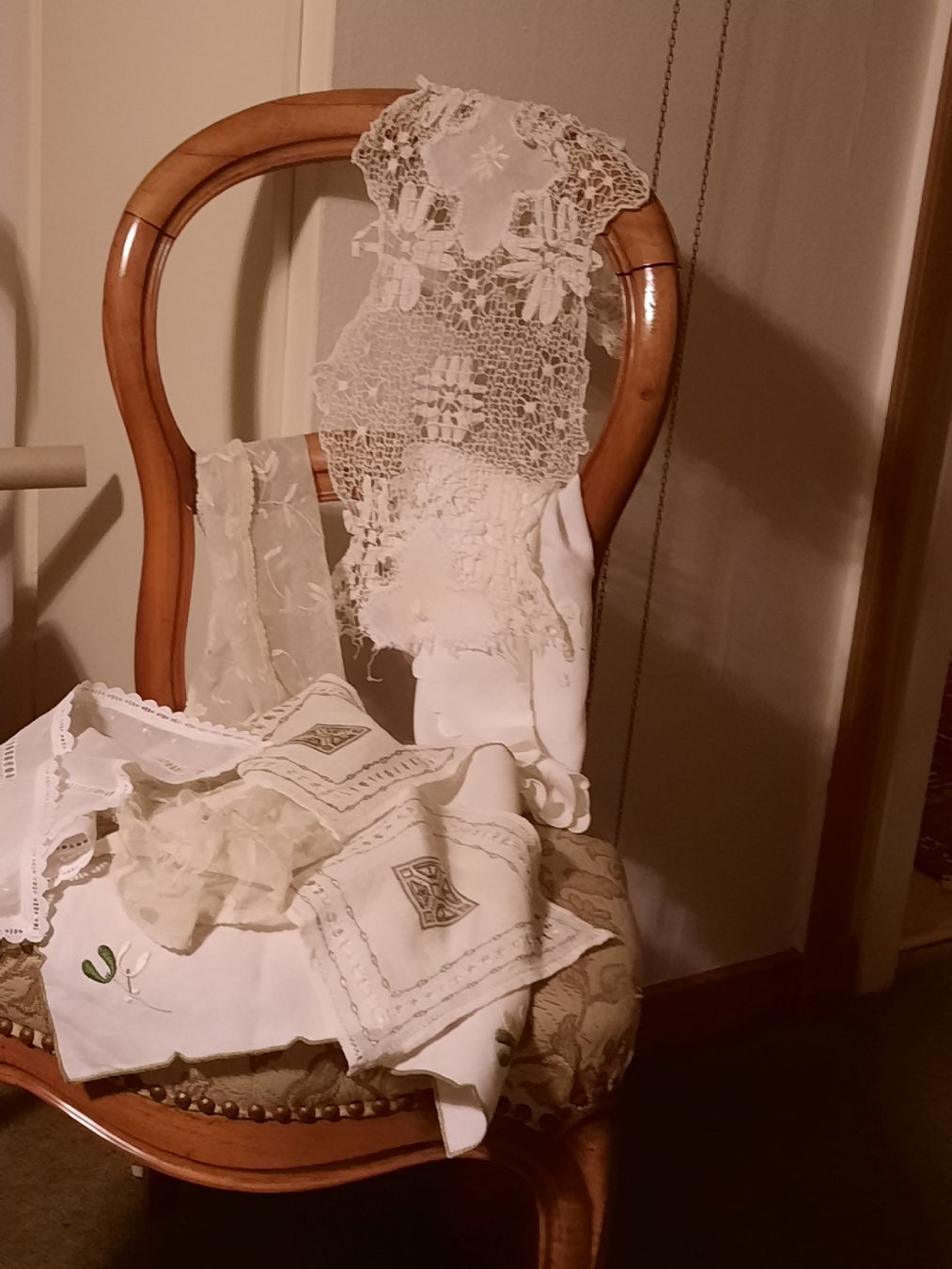 Altra biancheria da tavola: Alte Deckchen, Tischdecken, Läufer - Vintage Textilien! – Usato da Busswil BE venduto da balu37 5