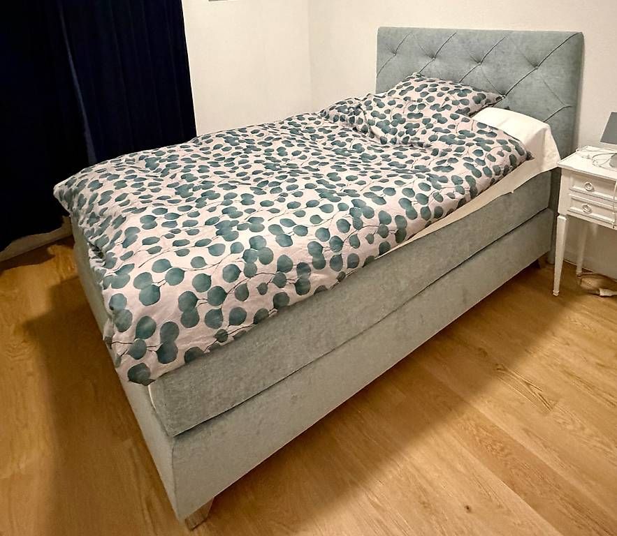 Pfister Betten: Lit Pfister Boxspring Nylund 140 – Gebraucht aus Pully von BrunoA01