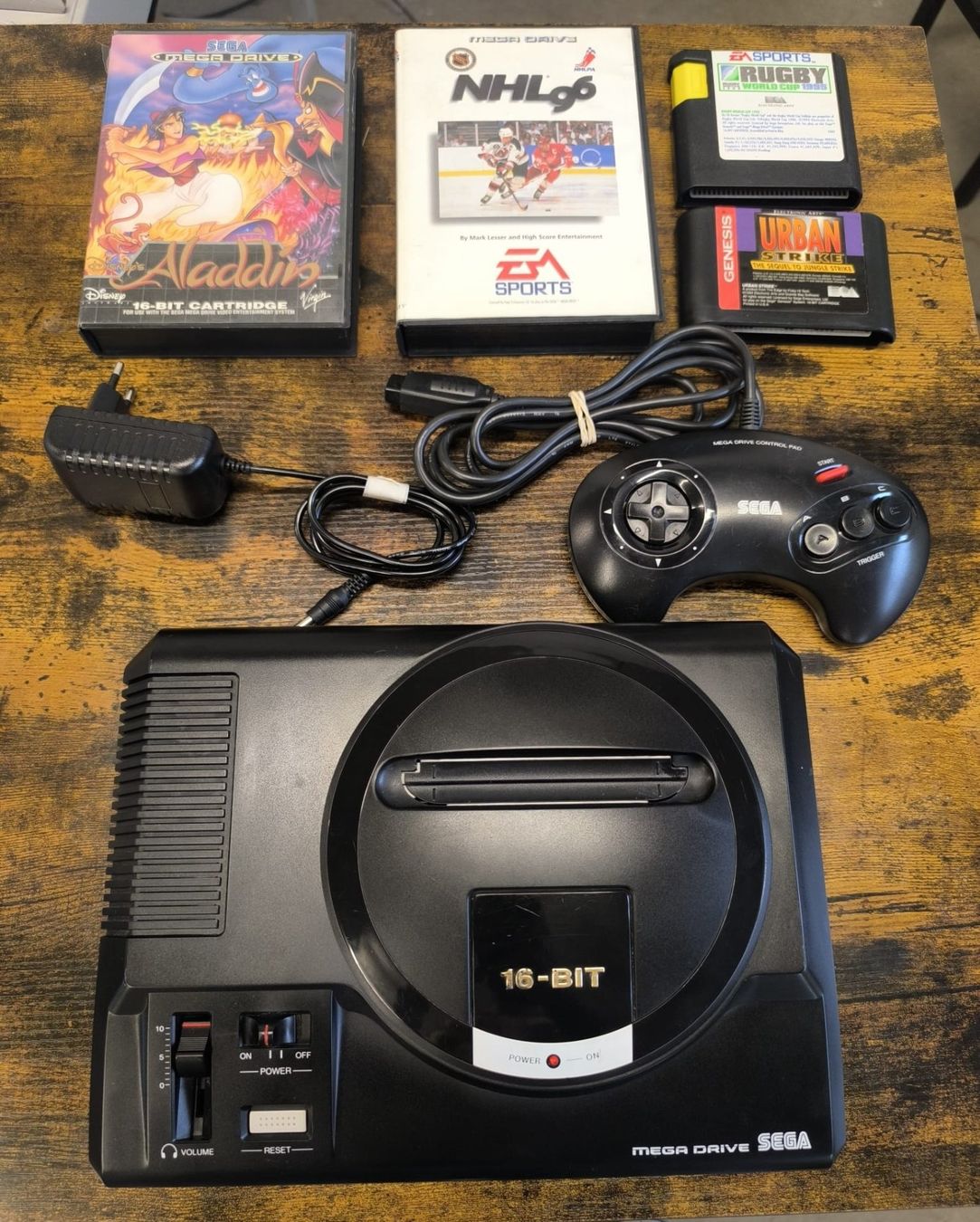 Sega Console: Sega Mega Drive top état – Usato da Conthey venduto da costafrederico