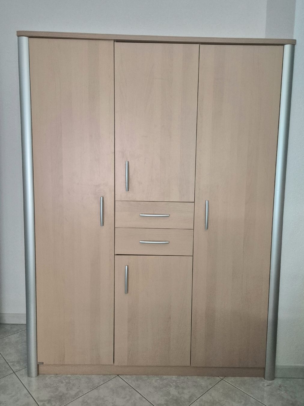Armadi: Kleiderschrank – Usato da Möhlin venduto da Annette6