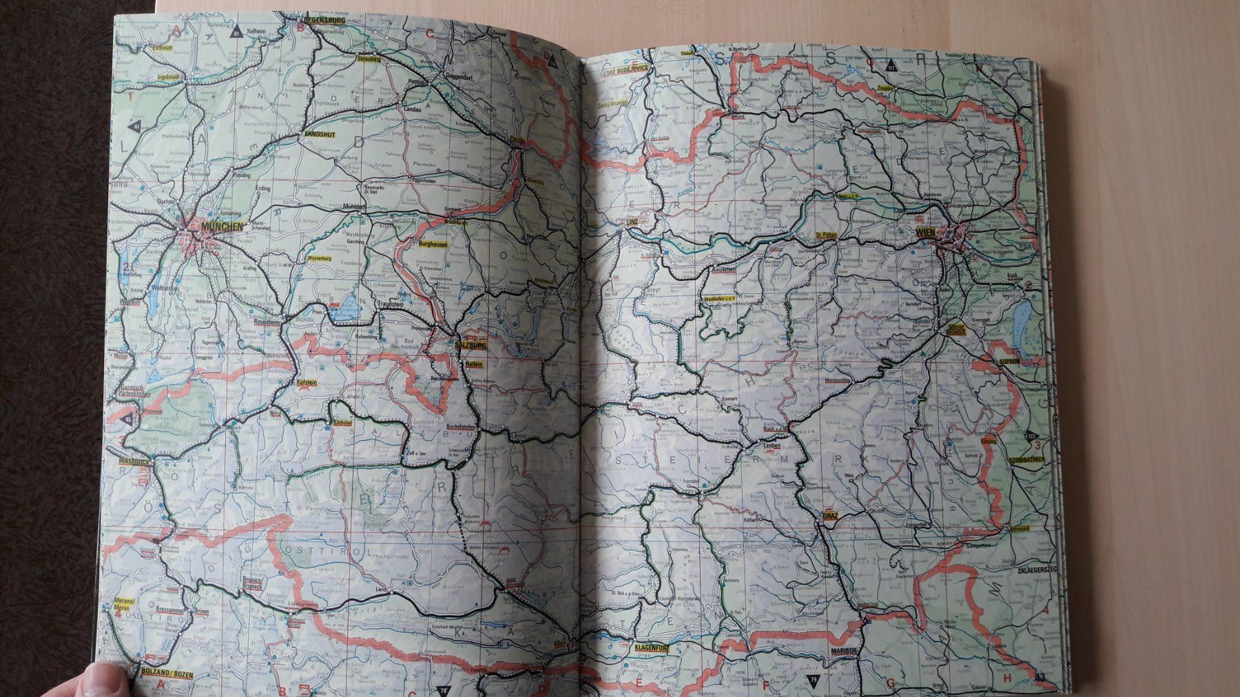 Libri: Buch : Europa Eisenbahn - Atlas – Usato da Buttes venduto da Cafe2005 6