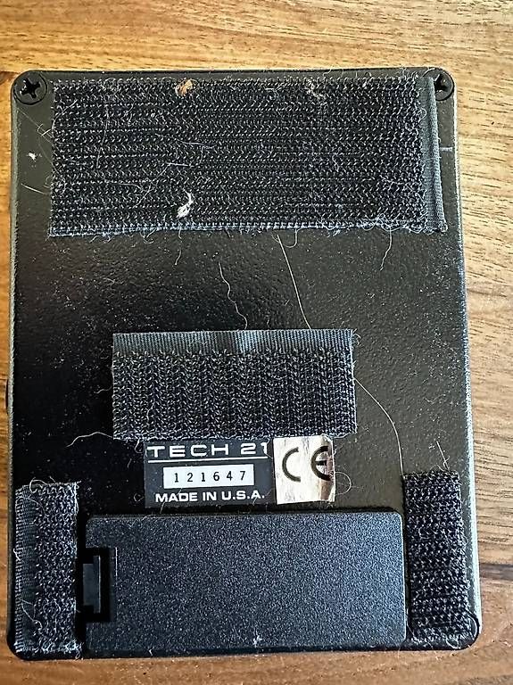 Strumenti musicali: Tech 21 SansAmp GT2 Made in USA Preamp / Amp Sim – Usato da Schliern b. Köniz venduto da pascu01 1