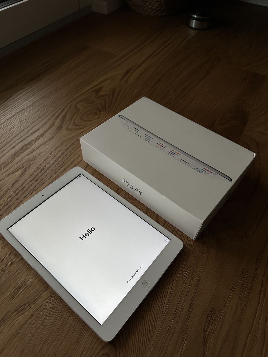 Apple Tablet PC: Apple iPad Air, 16GB, weiss – Usato da Kloten venduto da sel_nq8h 1