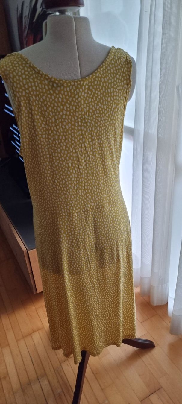 Gudrun Sjöden Vestiti: Gudrun Sjöden Kleid – Usato da Riedikon venduto da Winter21. 2