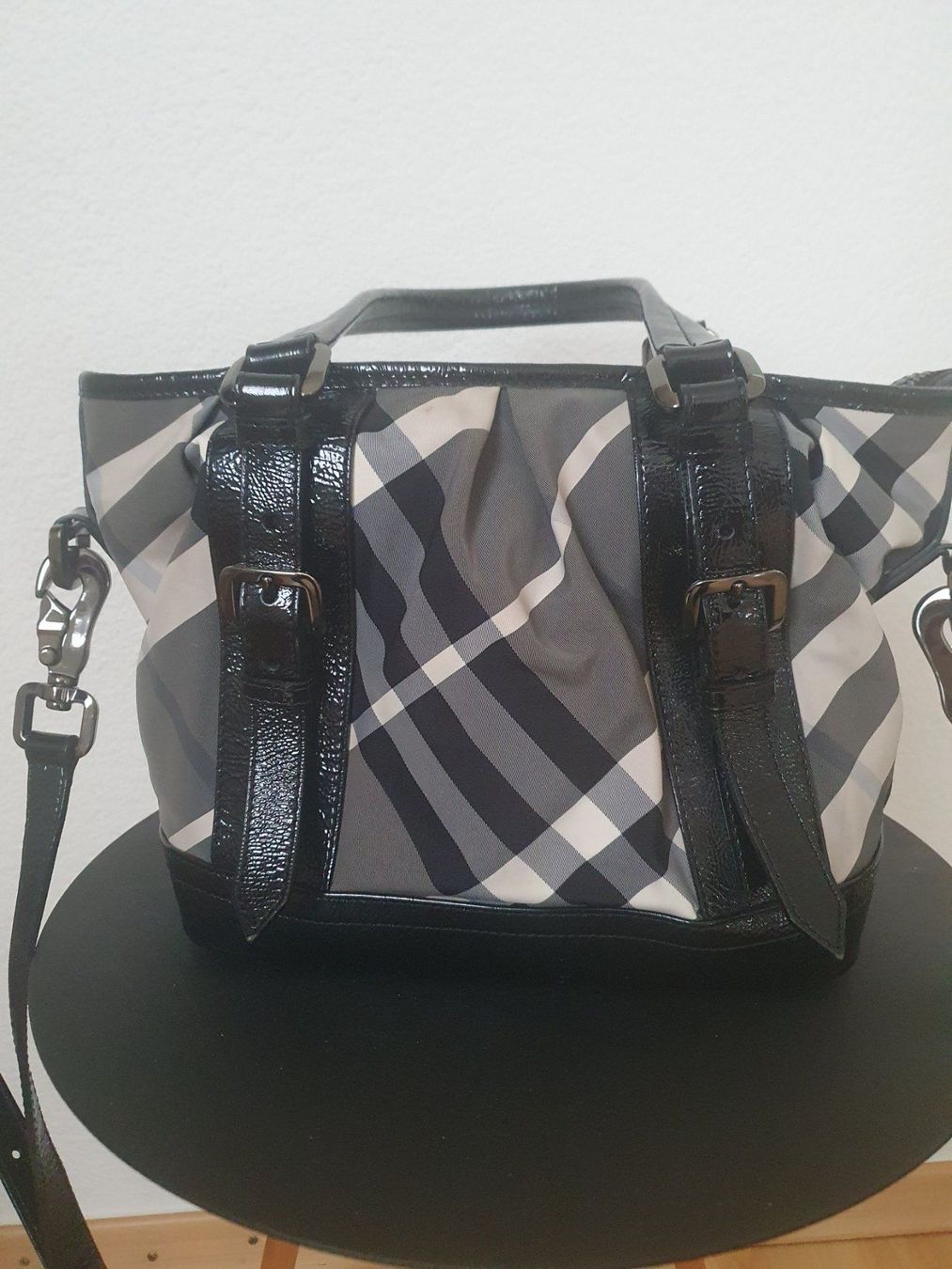 Burberry Taschen für Damen: Burberry Handtasche mit Schulterriemen – Neu (gemäss Beschreibung) aus Rheineck von aron012