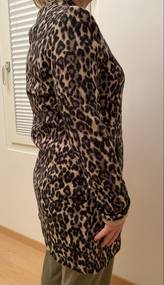Only Mäntel: MANTEL Leoprint – Gebraucht aus Eglisau von Lara0 4