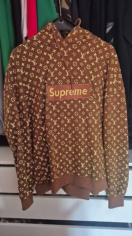 Pulls & Sweat-shirts: Supreme monogram box logo – D'occasion à Lugano par Ceruttig