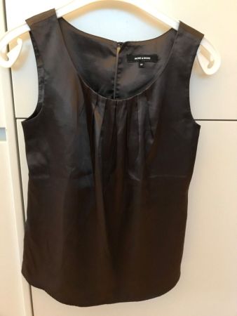 More & More: Dunkelbraunes Glanz-Top, Gr.34