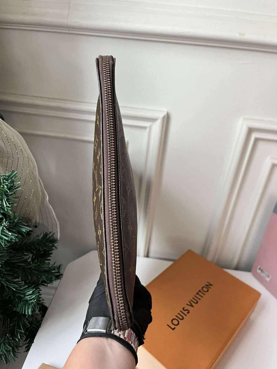 Louis Vuitton Valigie & Borse: Ab 1 Fr, Louis Vuitton Poche Documents – Usato da Widnau venduto da Pukpan_99 5