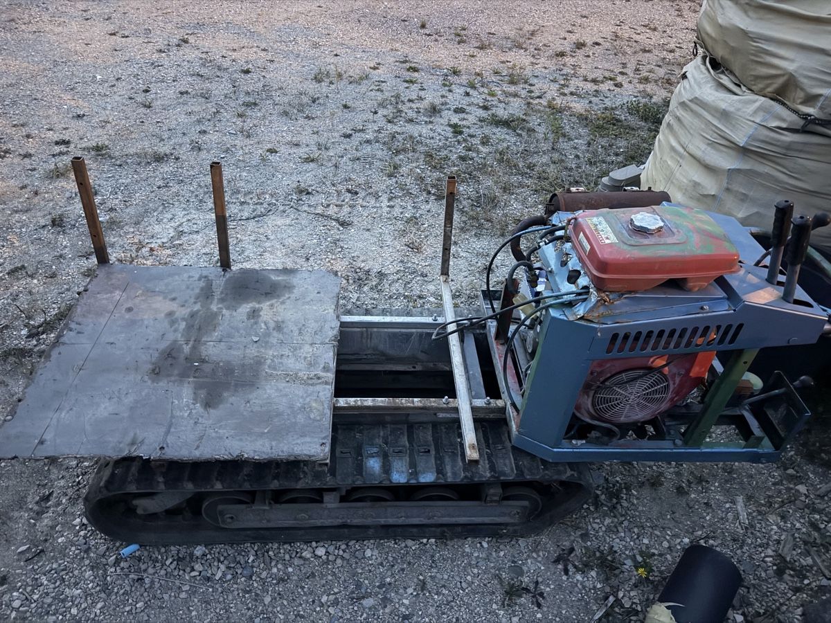 Tutte le macchine: Raupentransporter mit Benzinmotor gebrauchter Zustand – Usato da Schlieren venduto da Nikola040