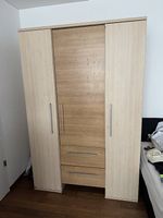 Kleiderschrank