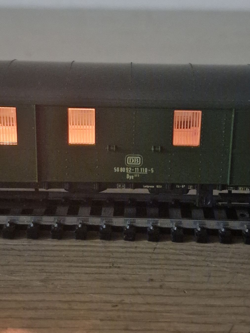 Roco Modellini di ferrovie: Roco 44556 HO Eilzug-Gepäckwagen DB  – Usato da Herzogenbuchsee venduto da ioa_zcm6 1