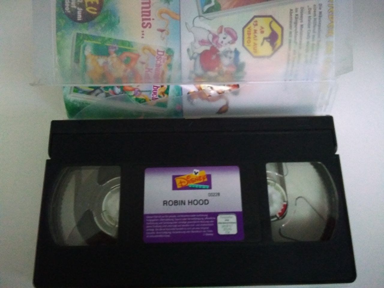 Spielfilme: Walt Disney - Robin Hood - VHS – Gebraucht aus Horgen von  1
