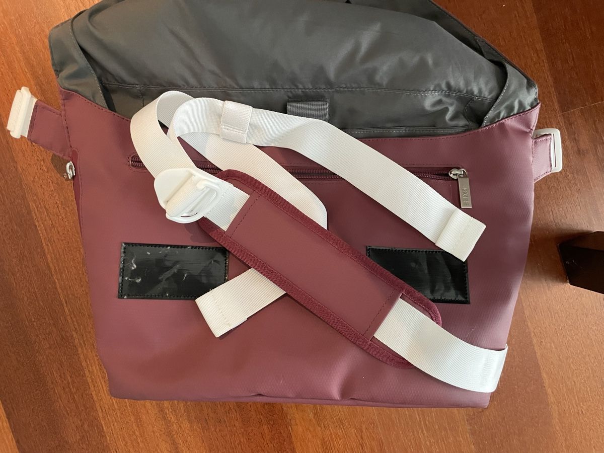 Bree Taschen: Bree Umhängetasche, wasserdicht, Laptopfach – Gebraucht aus Horgen von bho66 6
