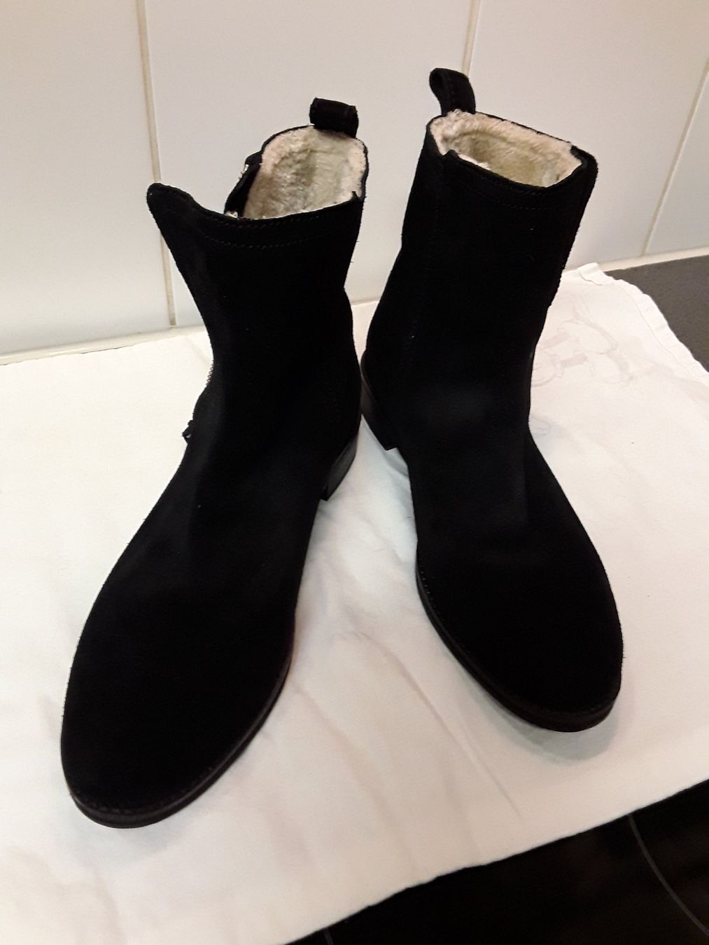 H&M Scarpe da donna: Schwarze neue gefütterte Halbstiefel – Nuovo (secondo la descrizione) da Zürich venduto da Jesse2013 4