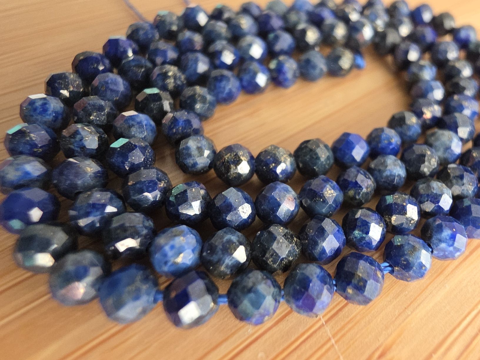Minerali & Pietre curative: Lapislazuli facettiert 3mm. Strang – Nuovo e nell'imballaggio originale da Menziken venduto da Mirager