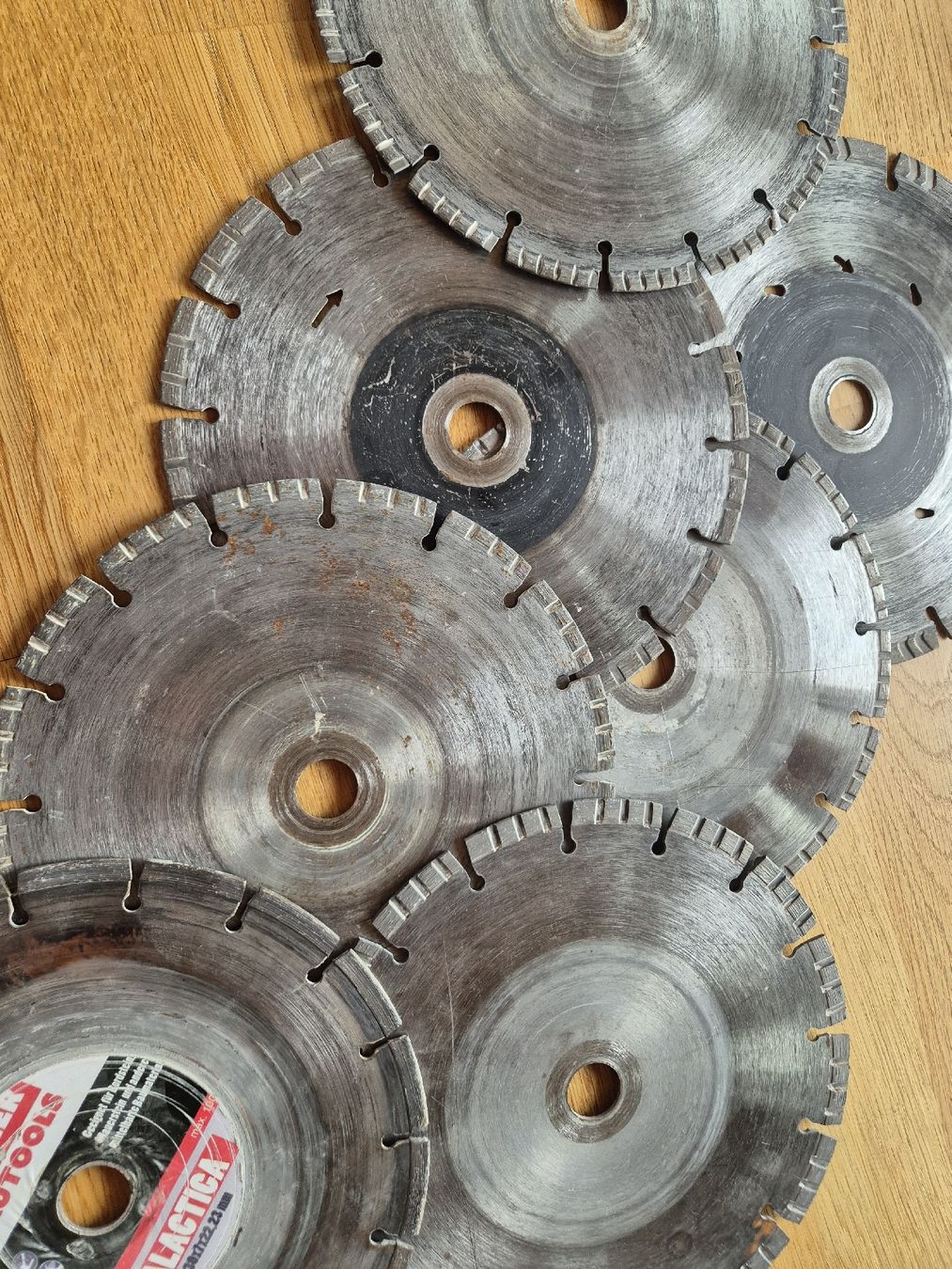 Alle Werkzeuge: 7 Stück Diamanttrennscheiben 230mm – Gebraucht aus Abtwil SG von Adler770 1