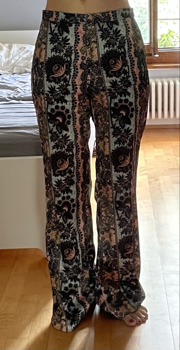 Sandro Pantaloni: Sandro trousers size 38 – Usato da Yverdon-les-Bains venduto da pen_bbz8