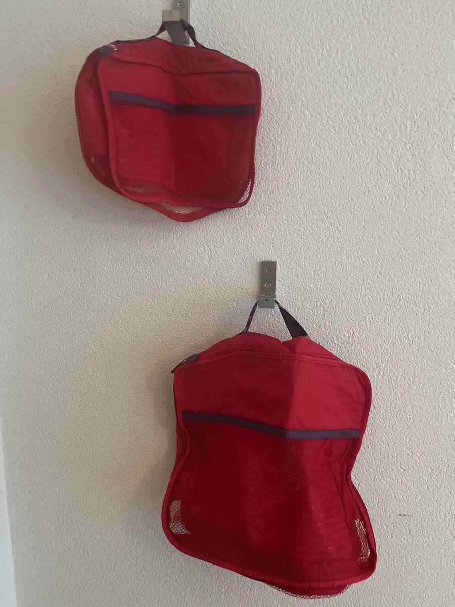 Valigie: Carré pour valise – Nuovo (secondo la descrizione) da Mont-sur-Lausanne venduto da Pioutch