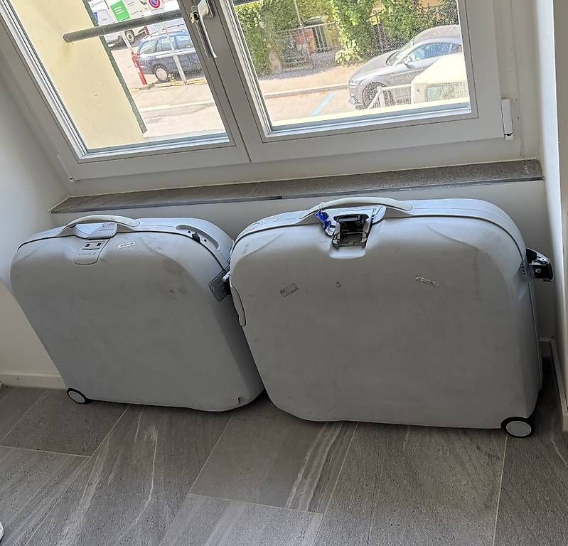 Valises de voyage: 2 Samsonite Koffer groß, hellgrau zu verschenken – D'occasion à Meggen par frapar2007