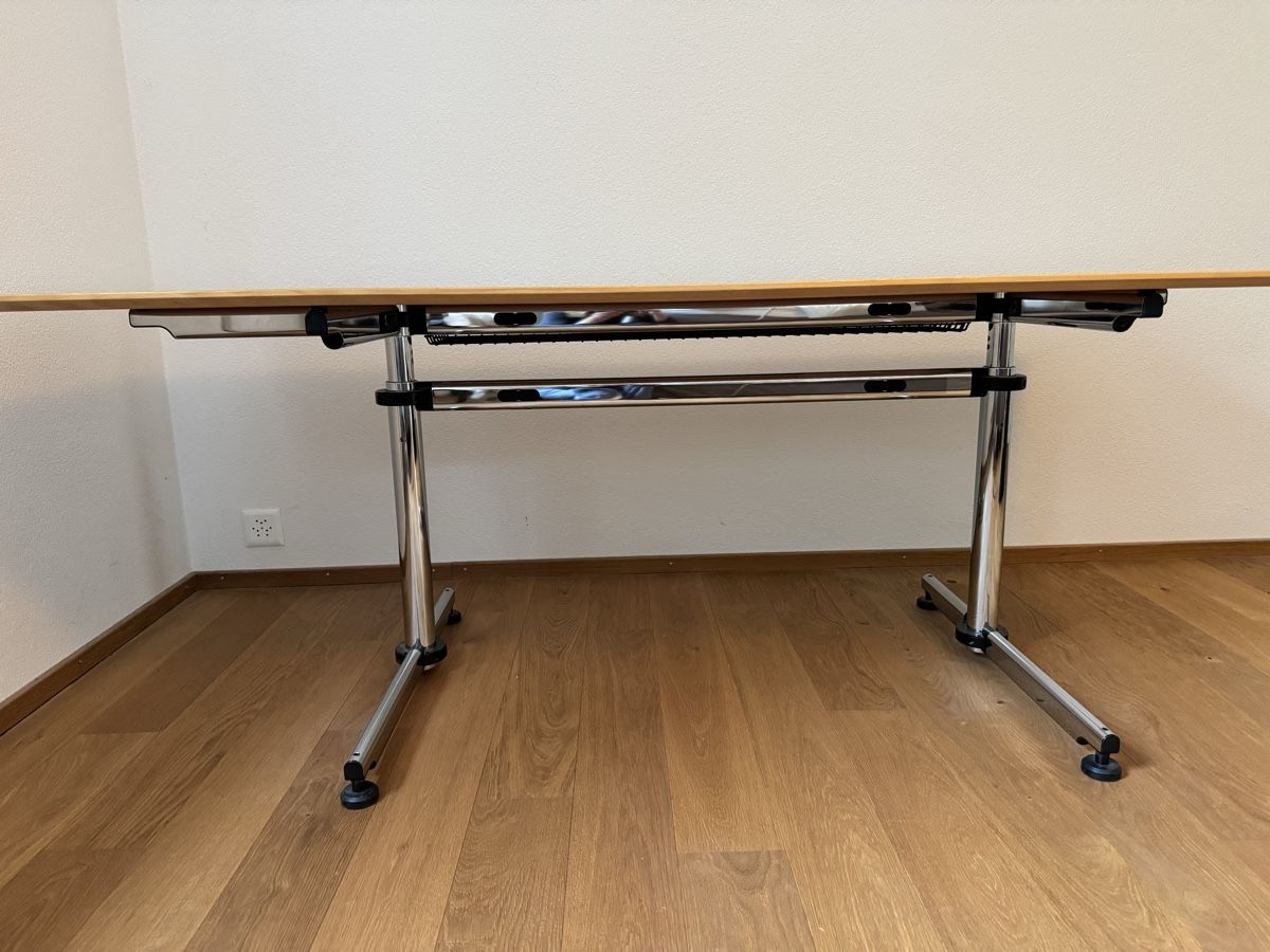 Scrivanie: USM Tisch, ideal für Homeoffice oder Büro – Usato da Zollikerberg venduto da map_9kh7 1