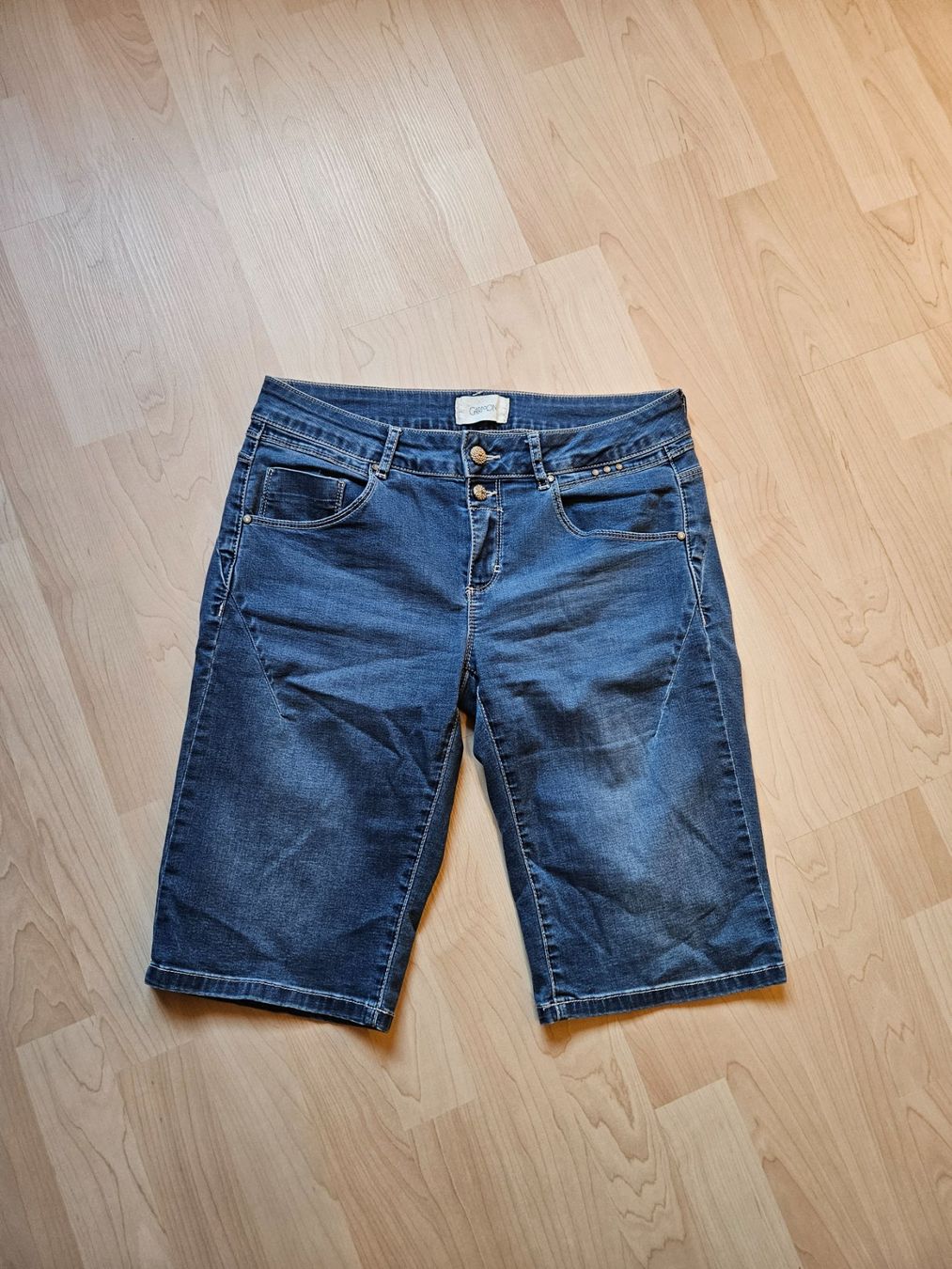 Pantaloni: Bermuda-Shorts – Usato da Domat/Ems venduto da Snoopy20010