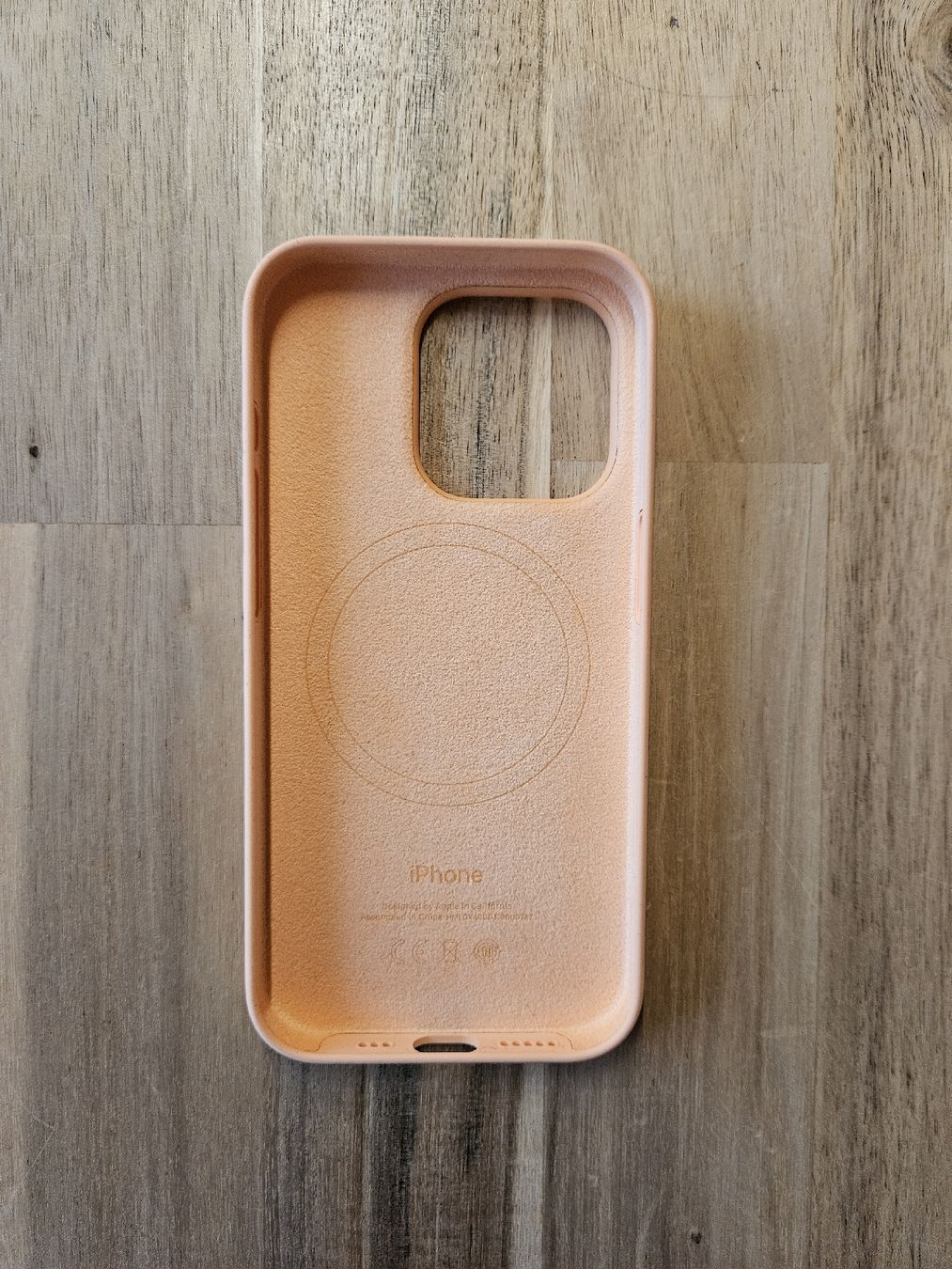 Apple Cover & Protezioni schermo: Apple iPhone Cover, iPhone 15 Pro, MagSafe, orange – Nuovo (secondo la descrizione) da Winterthur venduto da Baschi_oli_29 1