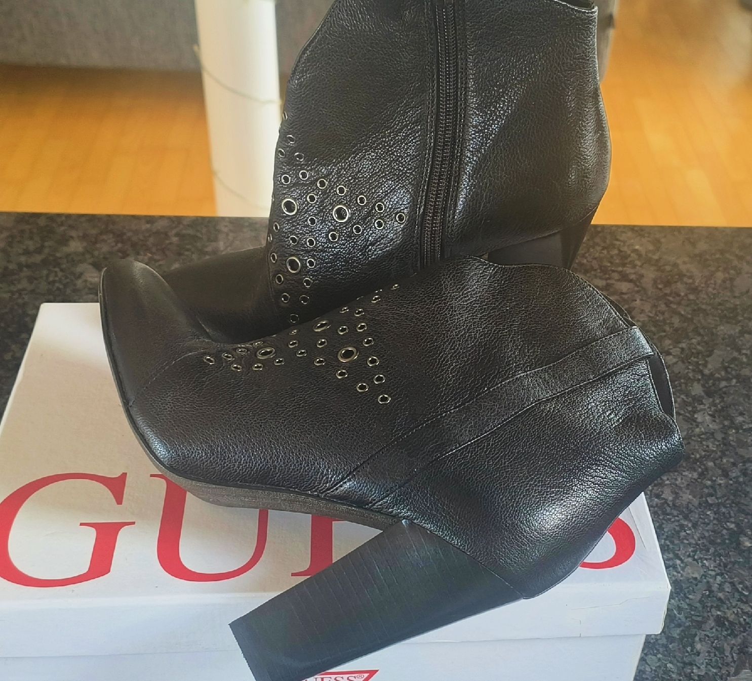 Guess Scarpe da donna: Guess Lederstiefeletten, 38 – Usato da Andelfingen venduto da nicoletta11 1