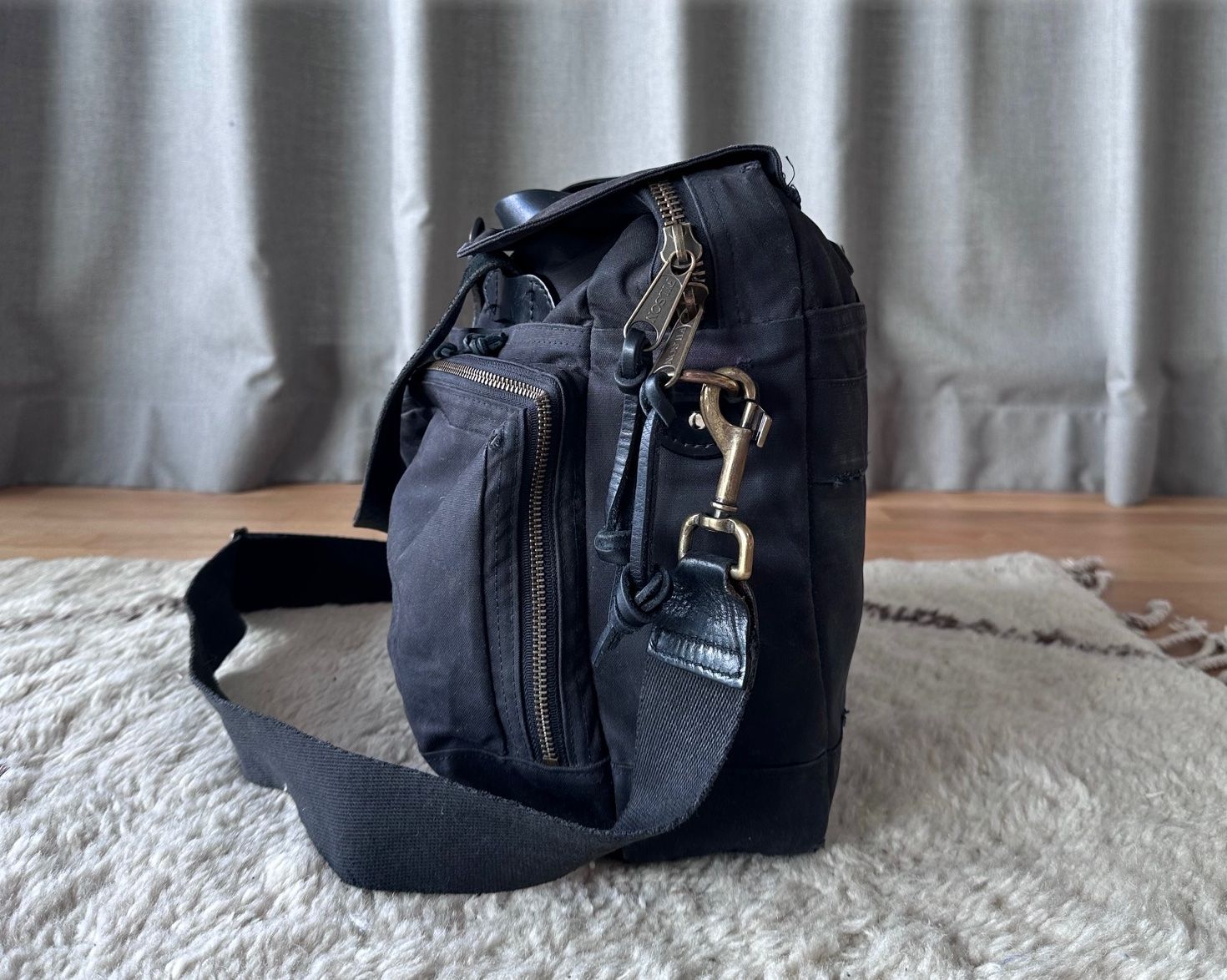 Borse: Filson 24-Hour Tin Cloth Briefcase black – Usato da Lugnorre venduto da Filson 3