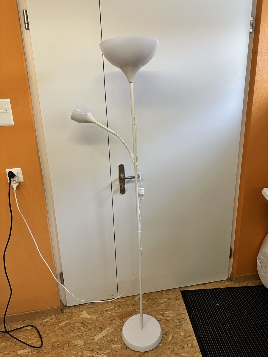 Lampade: Stehlampe – Usato da Zug venduto da User.1211