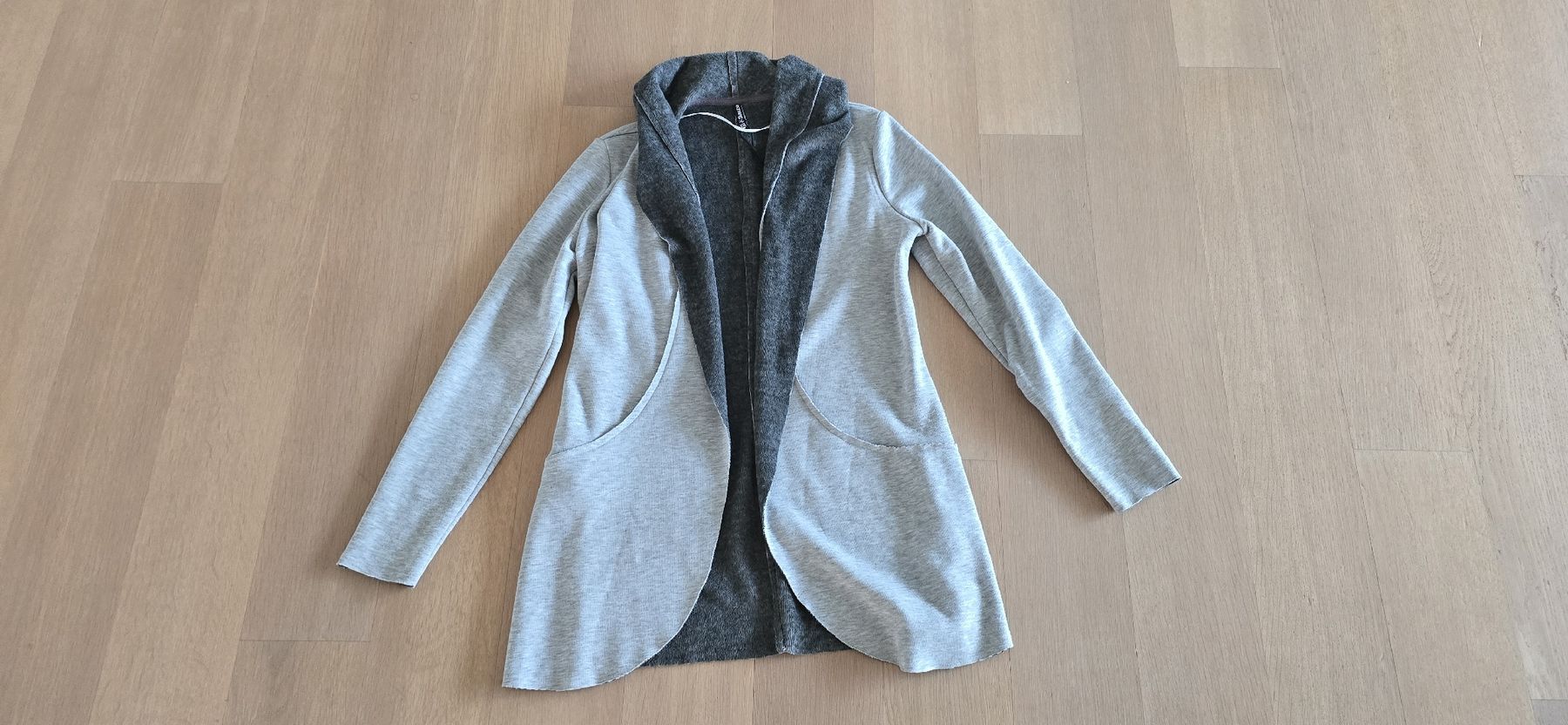 Vestes: Sweatshirt Jacke, Top Zustand! – Neuf (Voir description) à Amlikon-Bissegg par Schnuefeli4