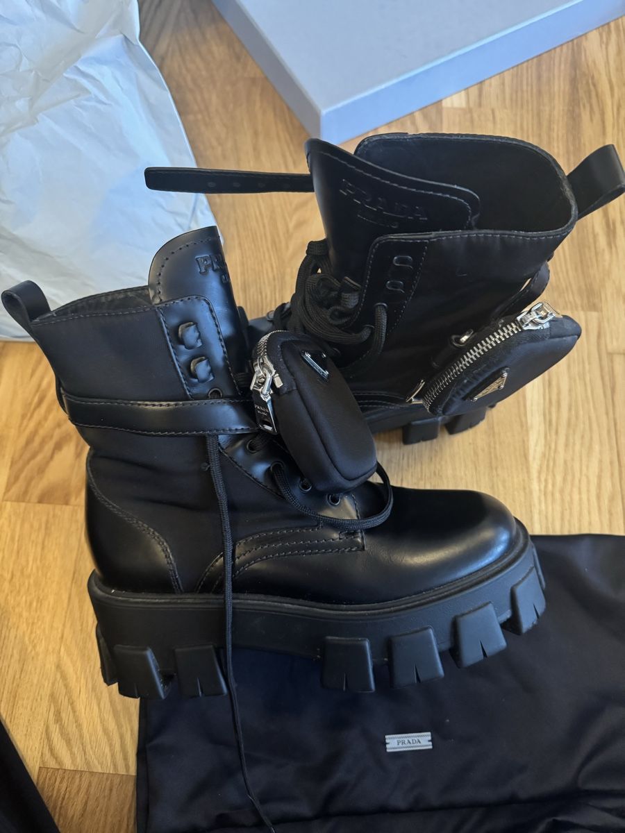 Prada Scarpe da donna: Prada Boots Schwarz, Gr. 37, neuwertig, inklusive Box – Nuovo (secondo la descrizione) da St. Gallen venduto da Fabiennevogler 2