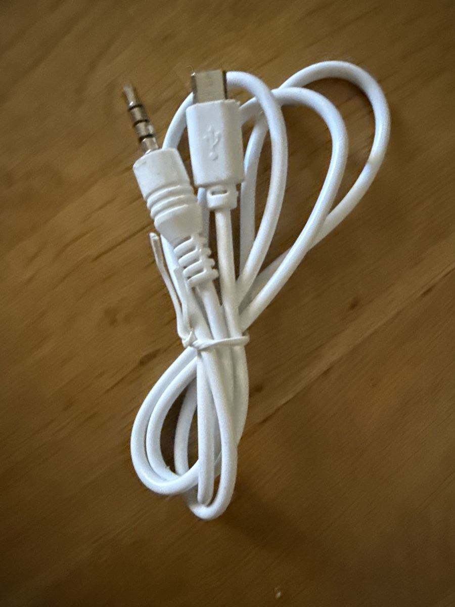 Cavi: Neues weisses USB-Kabel - Micro USB zu AUX 3.5mm Stecker – Nuovo (secondo la descrizione) da Basel venduto da mik_tm6m 1