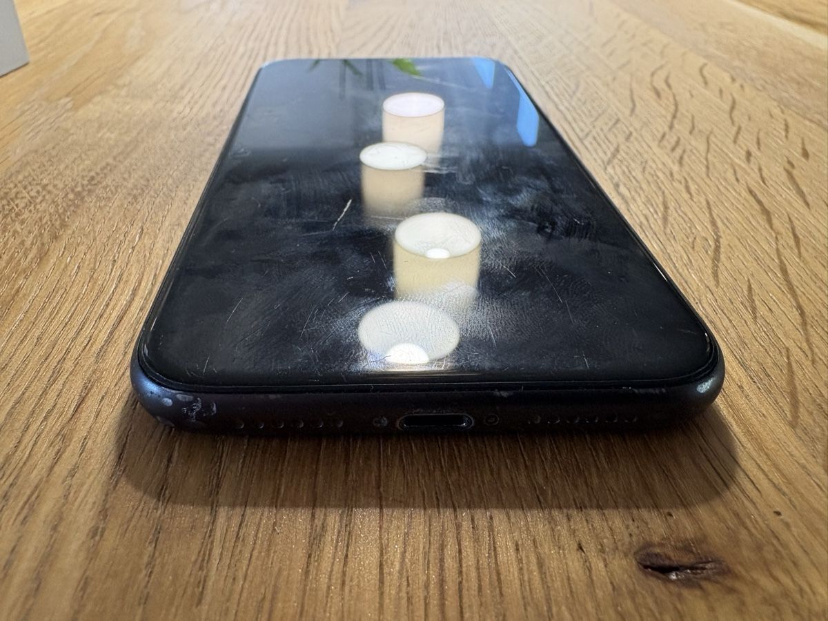 Apple Handys / Smartphones: Apple iPhone 11 256 GB schwarz – Gebraucht aus Zunzgen von Ebnet12 4