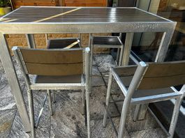 A vendre ensemble table et chaises