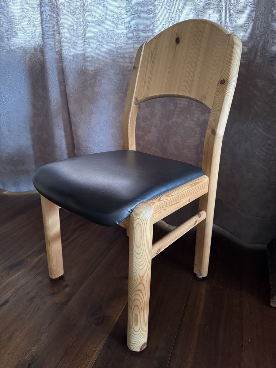 Set di tavolo e panche: Esstisch ausziehbar mit vier Stühlen – Usato da Wallisellen venduto da klabo 2