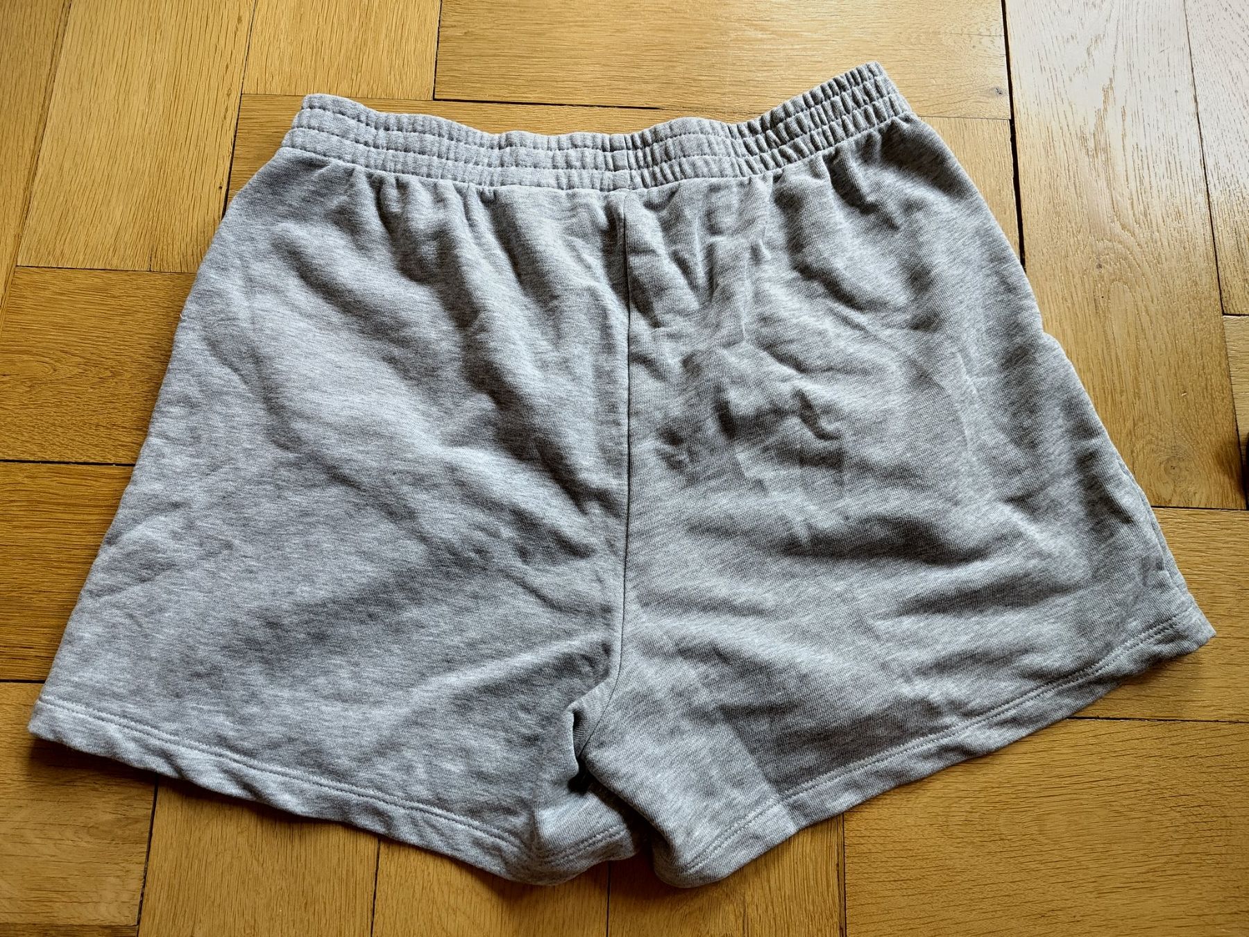 H&M Pantaloni: Jogginghose kurz – Usato da Bern venduto da Linii 4