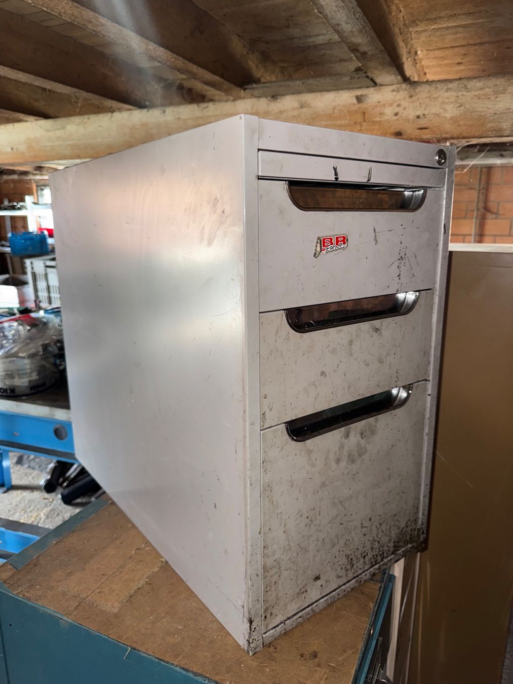 Armadi: Werkstatt Schrank – Usato da Fahrni b. Thun venduto da Schneiderlein55