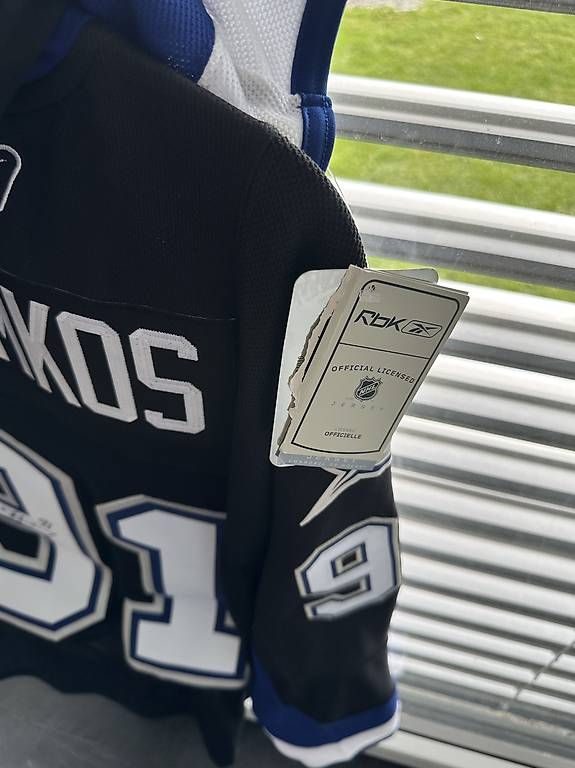Canottiere & Pantaloni: Tampa Bay Stamkos 91 – Usato da Belmont-Lausanne venduto da zirak 2