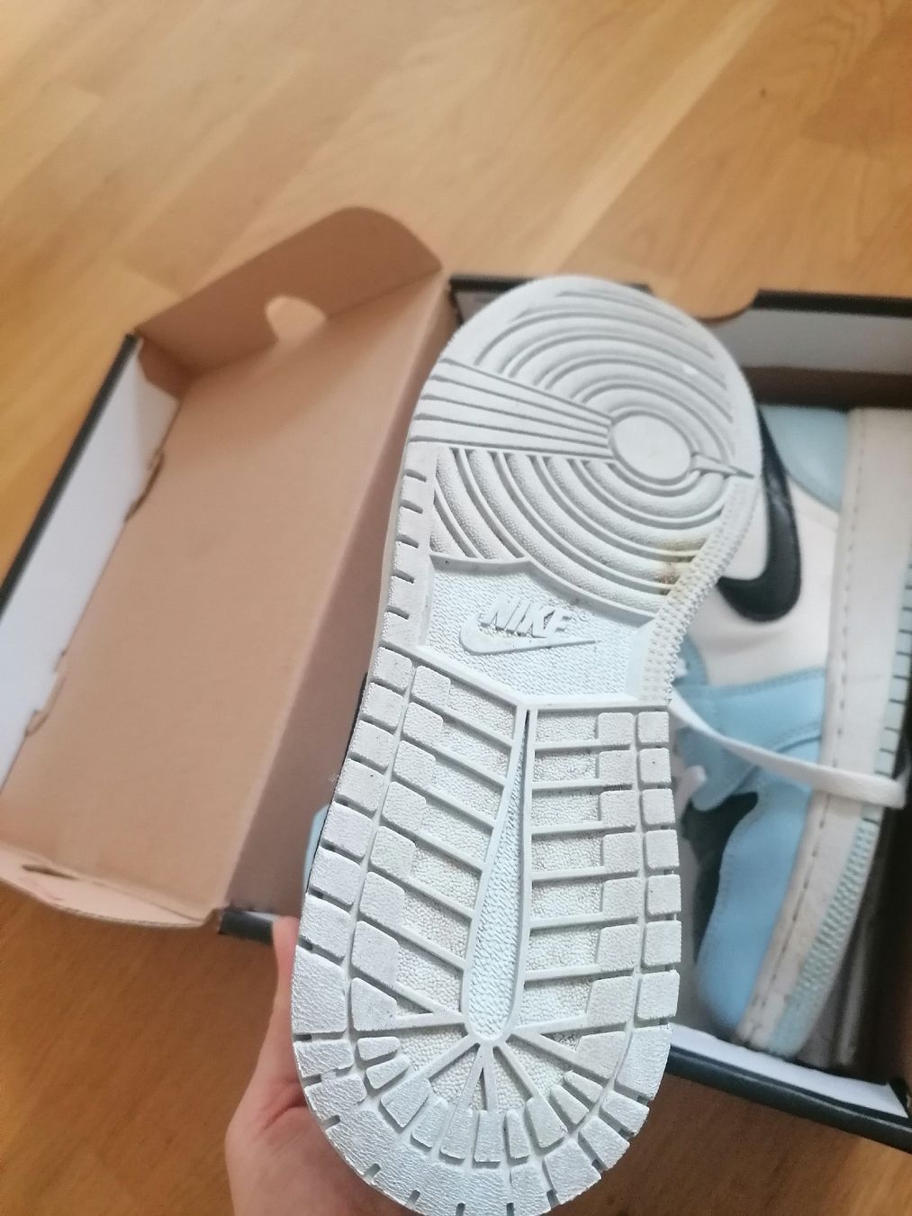 Jordan Scarpe per ragazzi: Nike Air Jordan – Usato da Sempach venduto da .1SecondBrands. 2