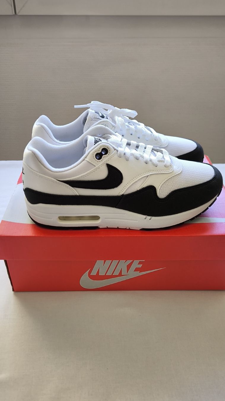 Nike Herrenschuhe: Nike - Air Max 1 Essential "Panda" - EU 43 – Neu und originalverpackt aus St-Prex von Deetouch 2