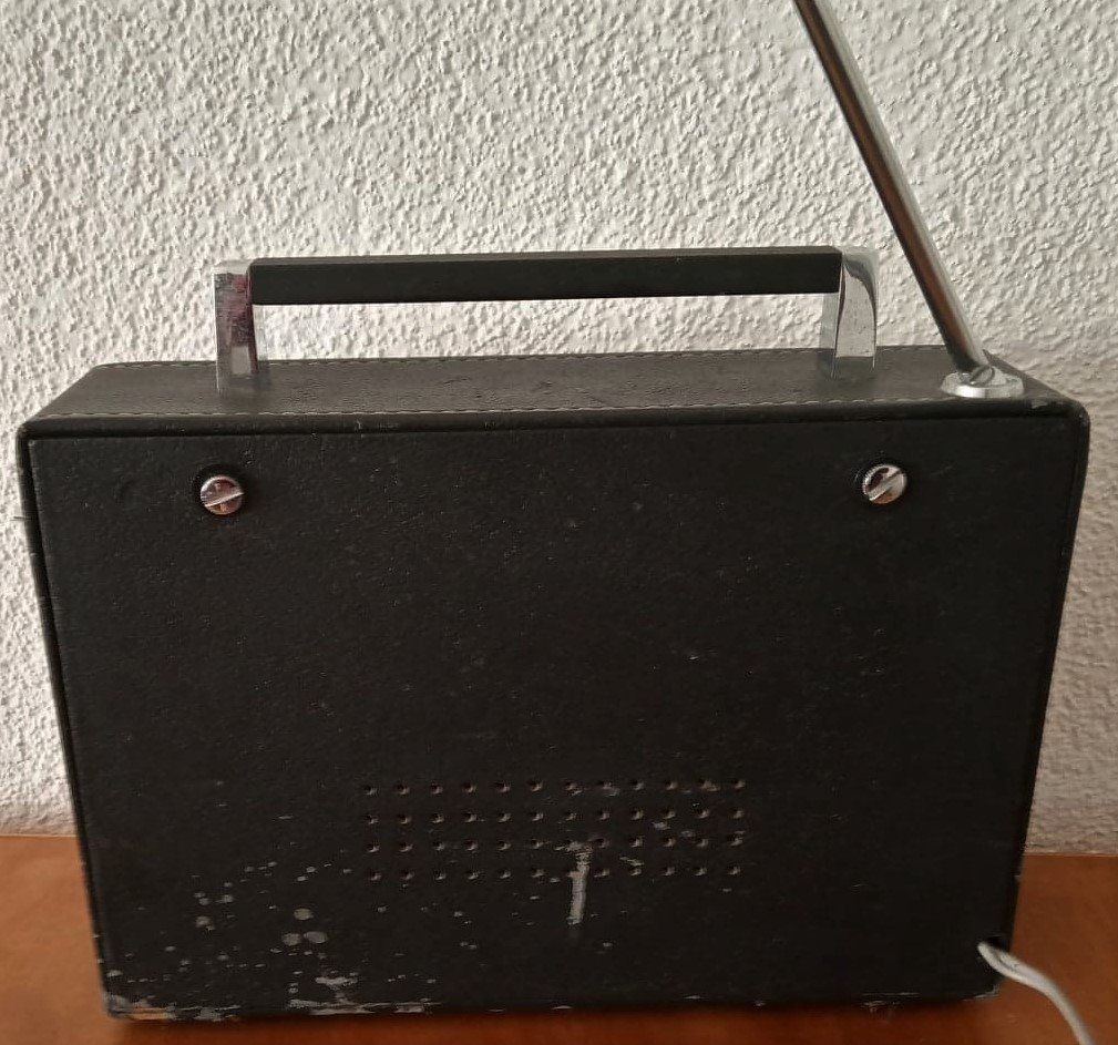 Radio: TELETON - Solid State 15 Transistor FM-AM 5 Band Mod. 136F4 – Usato da Le Locle venduto da PereiraHugo 5