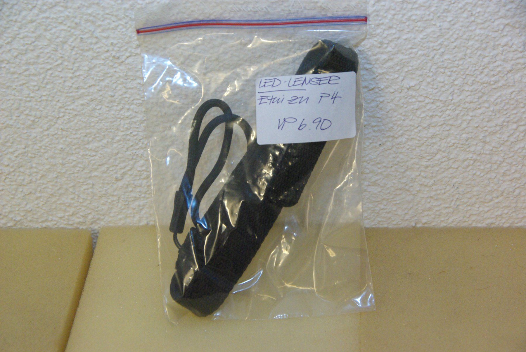 Ledlenser Lampade: LED Lenser etui zu P4, schwarz – Nuovo e nell'imballaggio originale da Herisau venduto da Cevianer1844