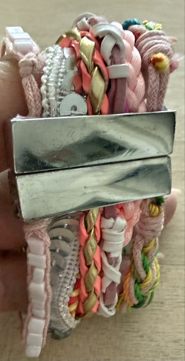 Bracciali & Braccialetti: Armband Set mit Glitzer und Perlen neuwertig – Usato da Lyss venduto da Sibella56 1
