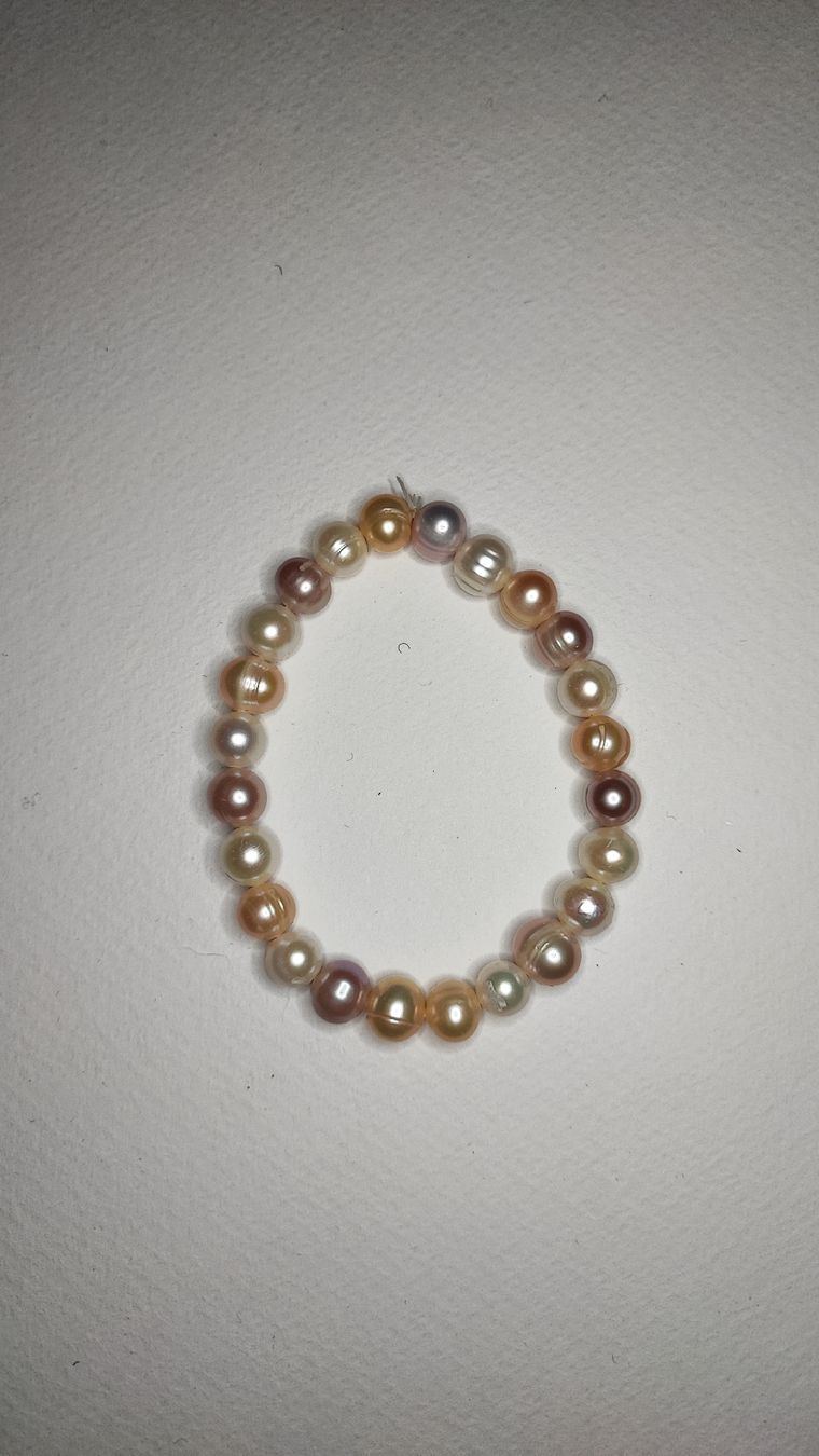 Bracciali & Braccialetti: elegantes Perlenarmband in Schmuckschatulle – Nuovo e nell'imballaggio originale da Gstaad venduto da Kunst1996 1
