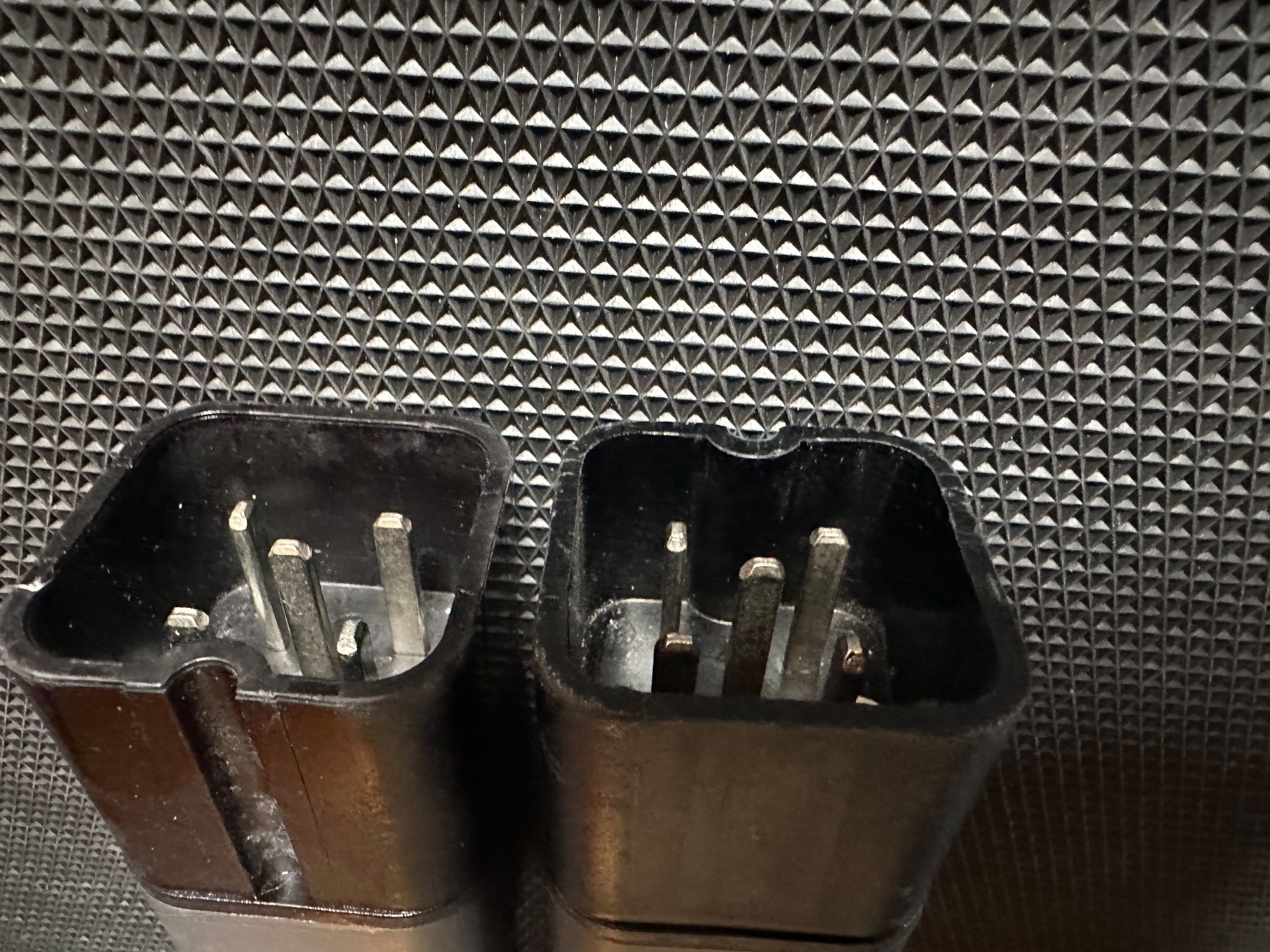 Stecker: Stecker J 15 5 polig 2 Stück – Gebraucht aus Huttwil von Bolpa 2